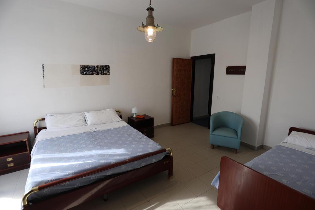 Hotel Barracuda Varcaturo Bagian luar foto