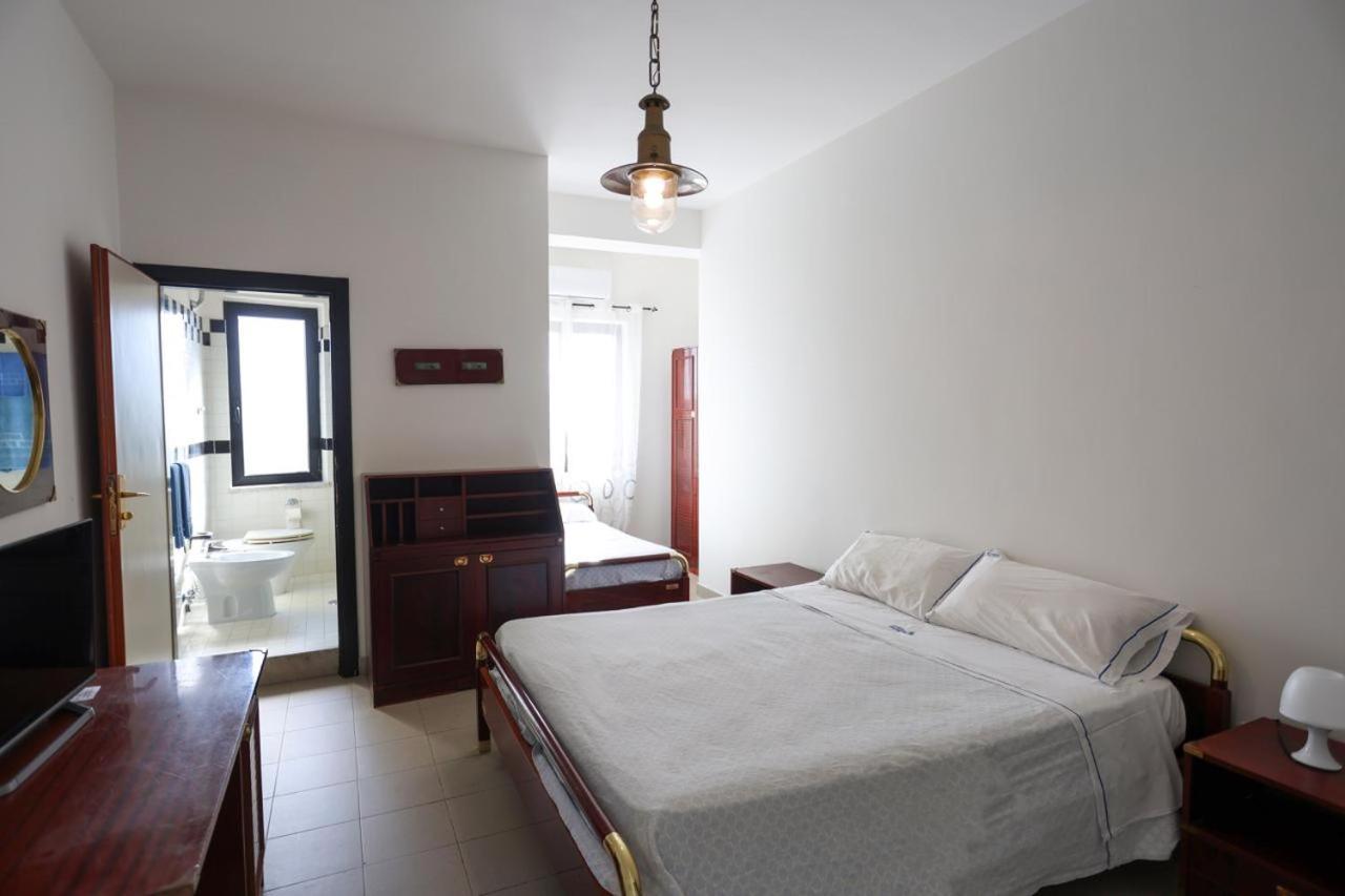 Hotel Barracuda Varcaturo Bagian luar foto
