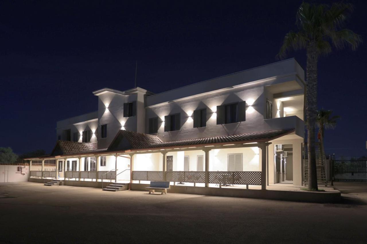 Hotel Barracuda Varcaturo Bagian luar foto