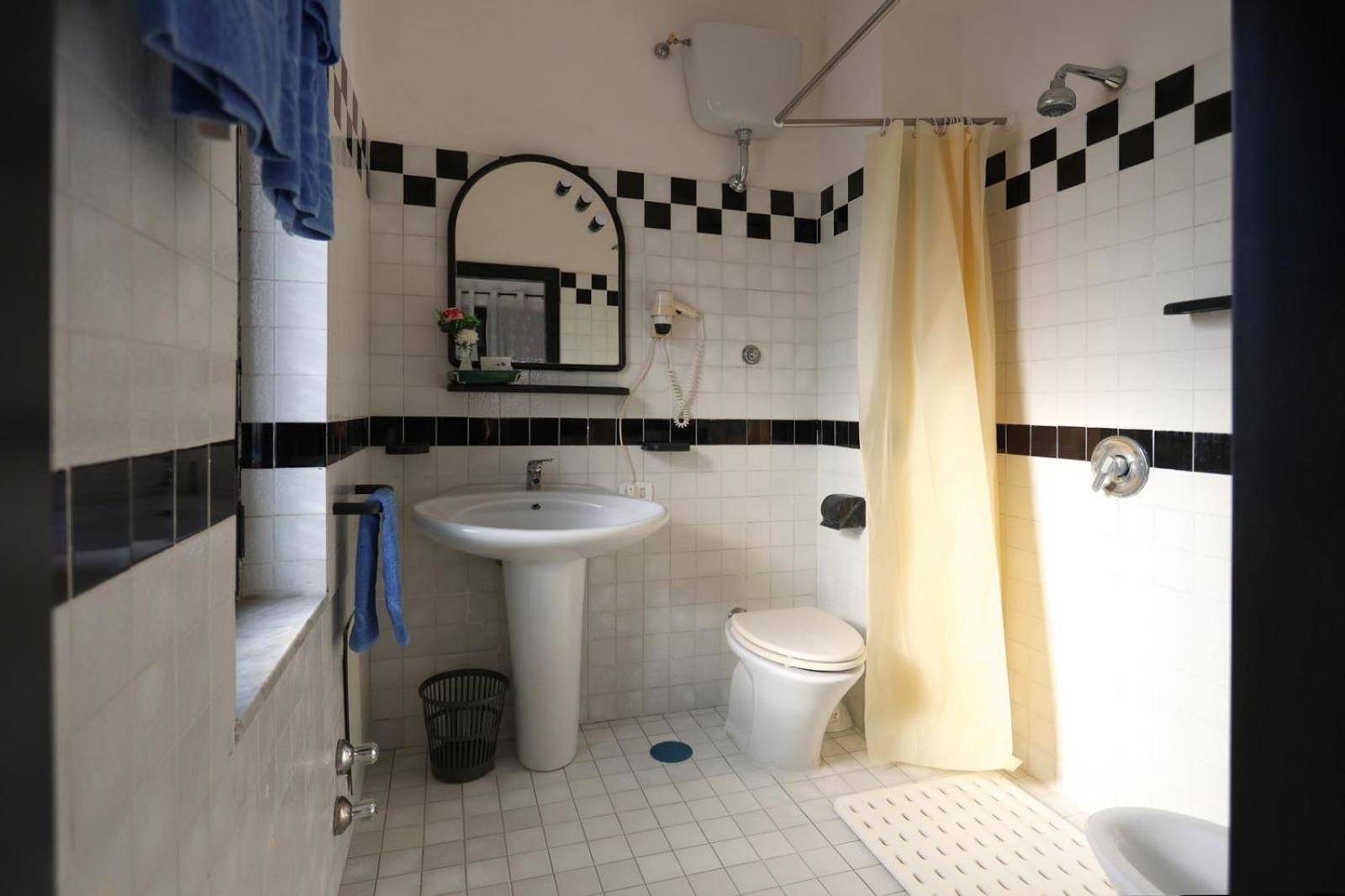 Hotel Barracuda Varcaturo Bagian luar foto