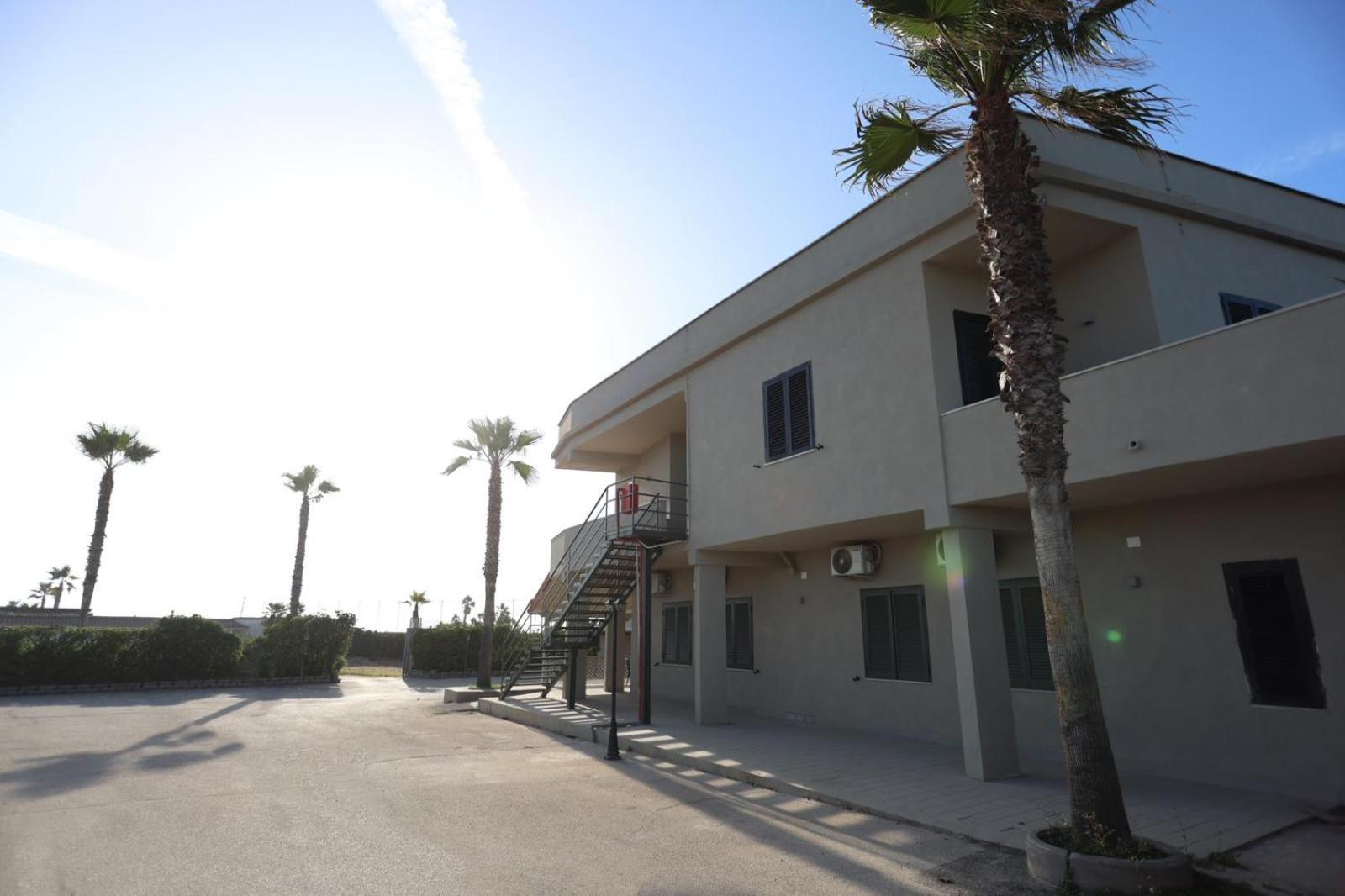 Hotel Barracuda Varcaturo Bagian luar foto